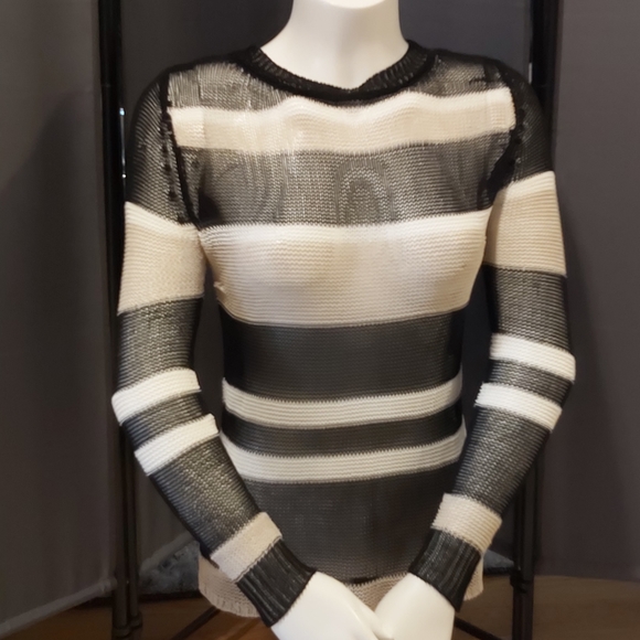 Women's Long Sleeve mesh top - Picture 4 of 7